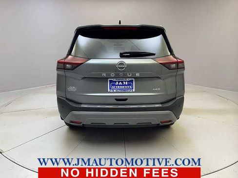Used 2023 Nissan Rogue S image 4