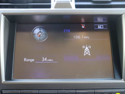 Used 2016 Lexus GX 460 w/ Premium Package AWD/4WD image 39