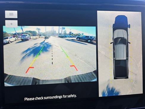 Used 2022 Ford F350 Lariat w/ Black Appearance Package image 16