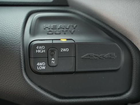 Used 2024 RAM 2500 Big Horn AWD/4WD image 34