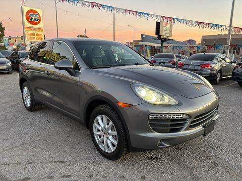 Used 2013 Porsche Cayenne S image 7
