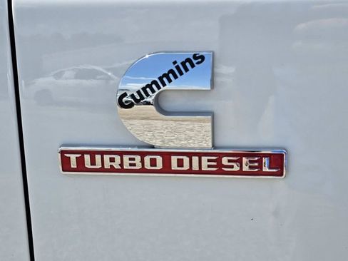 Used 2026 RAM 2500 Laramie AWD/4WD image 8