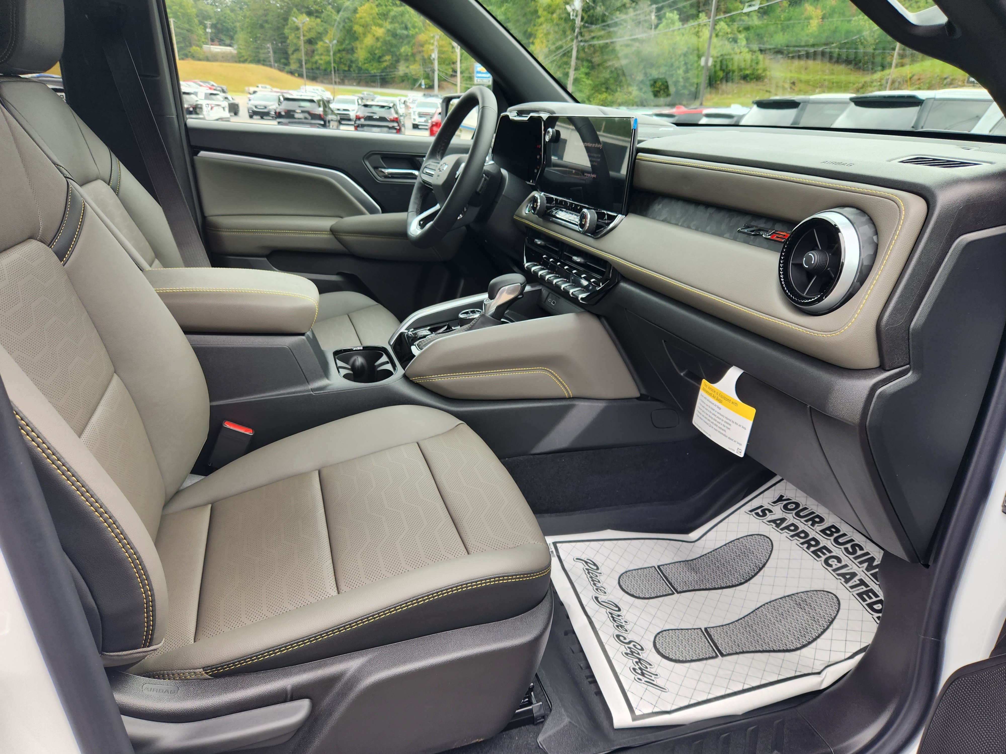 New 2026 Chevrolet Colorado ZR2 w/ Technology Package AWD/4WD image 19
