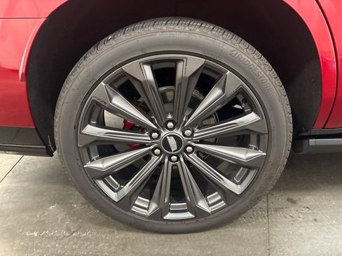 Used 2025 Cadillac Escalade V AWD/4WD image 9