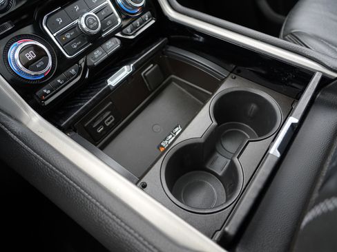 Used 2021 GMC Yukon XL Denali w/ Denali Premium Package image 36