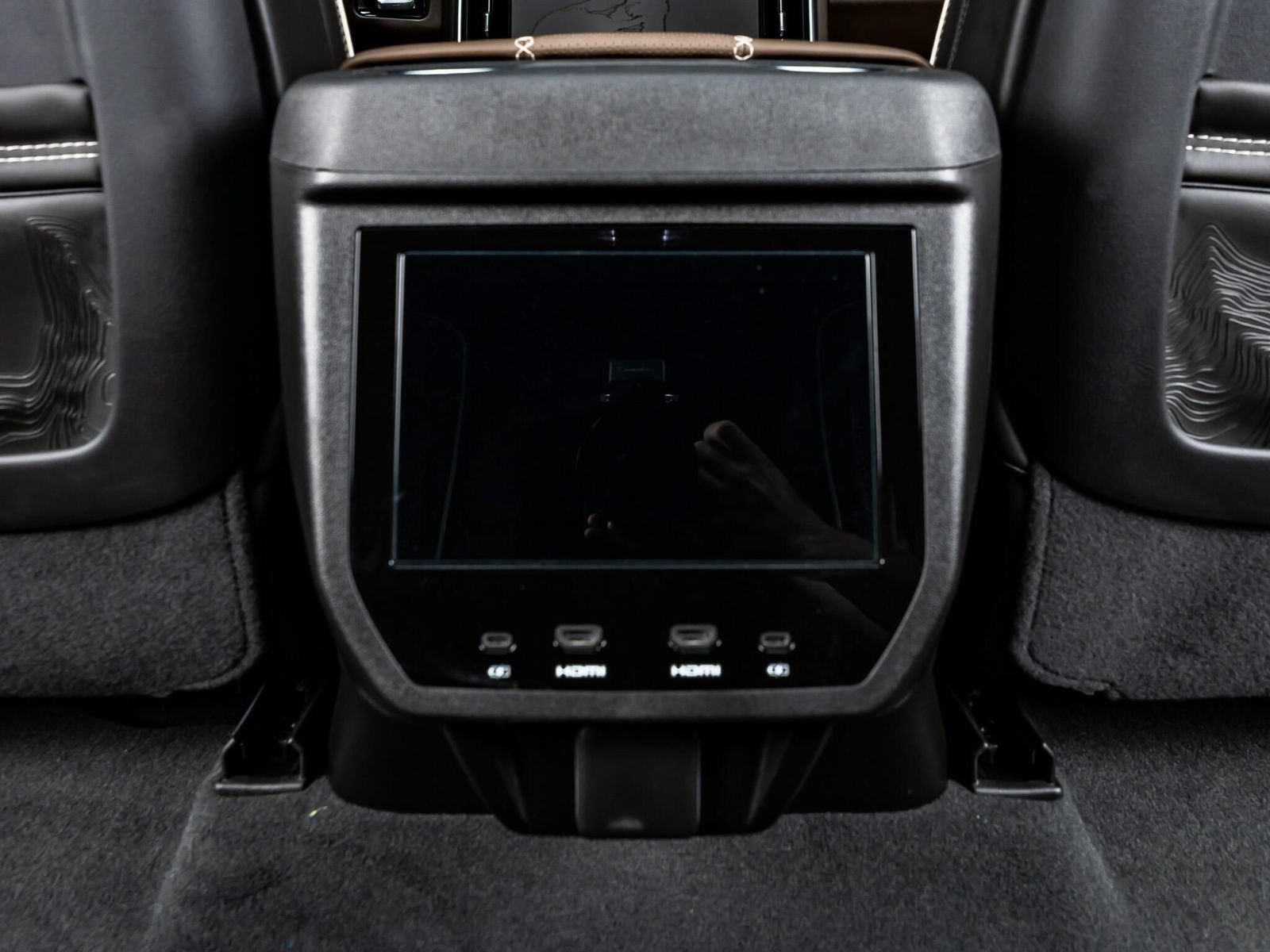 Used 2026 GMC Yukon Denali Ultimate w/ LPO, Floor Liner Package AWD/4WD image 35