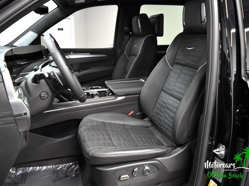 Used 2026 Cadillac Escalade V w/ LPO, ONYX Package image 16