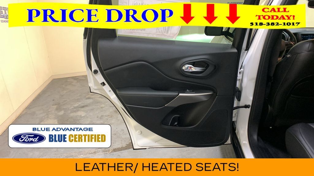 Used 2021 Jeep Cherokee Latitude Lux w/ Comfort/Convenience Group AWD/4WD image 23