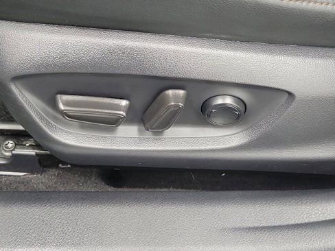 Used 2019 Toyota Camry XLE FWD image 23