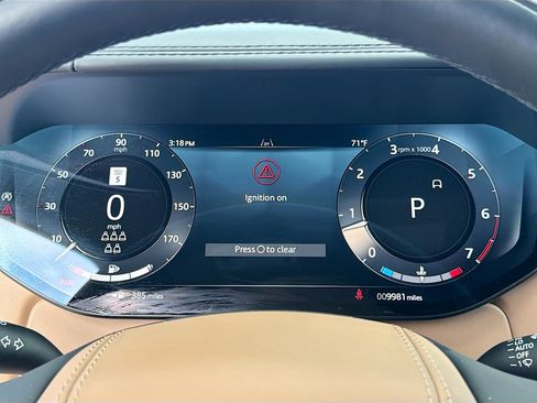 Used 2024 Land Rover Range Rover Long Wheelbase SE image 40