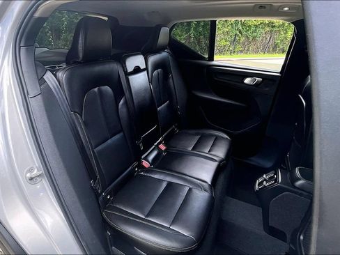 Certified 2024 Volvo XC40 B5 Plus w/ Protection Package Premier AWD/4WD image 37