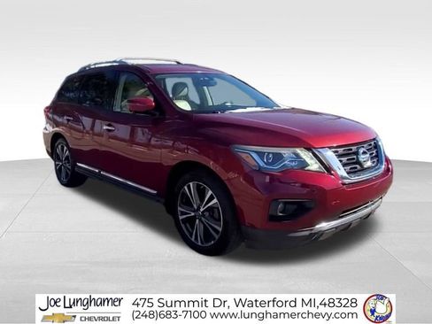 Used 2018 Nissan Pathfinder Platinum image 2