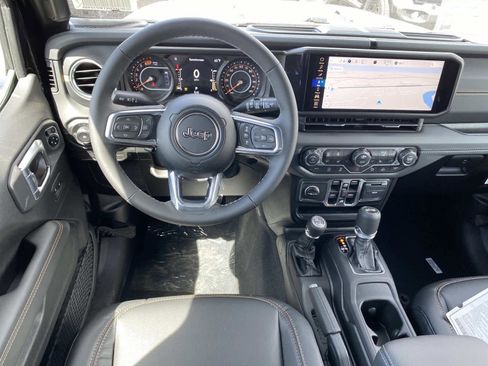New 2026 Jeep Wrangler Unlimited Sahara AWD/4WD image 9