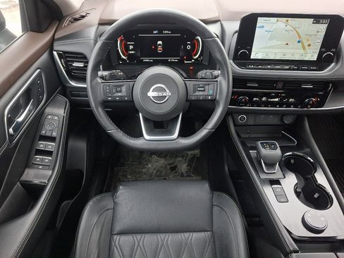 Used 2023 Nissan Rogue Platinum w/ Platinum Premium Package image 11