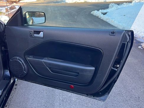 Used 2006 Ford Mustang GT image 13