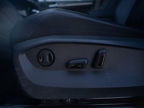 Used 2022 Volkswagen Tiguan SE R-Line image 20