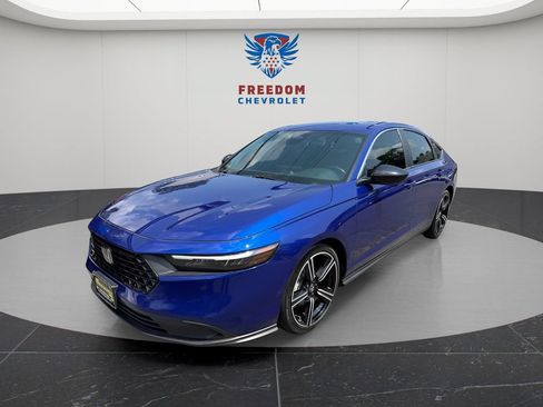 Used 2025 Honda Accord Sport image 1