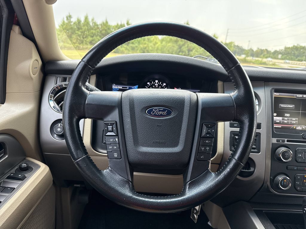 Used 2015 Ford Expedition XLT w/ Equipment Group 202A RWD image 15