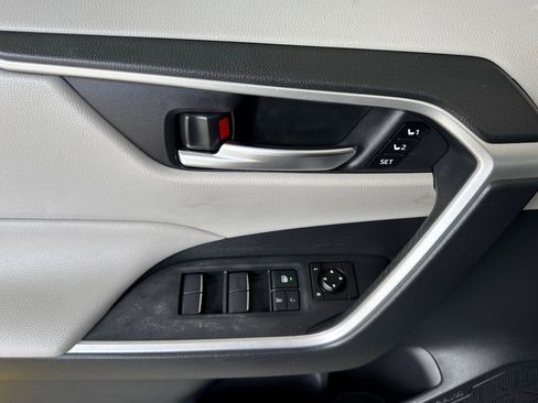 Used 2019 Toyota RAV4 XLE Premium w/ Cold Weather Package FWD image 12