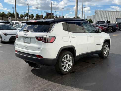 Used 2025 Jeep Compass Limited AWD/4WD image 9