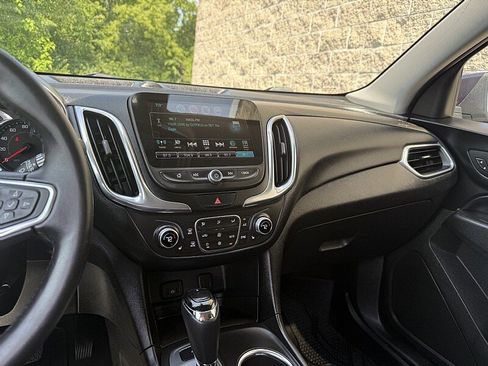 Used 2018 Chevrolet Equinox LT w/ Sun & Infotainment Package AWD/4WD image 13