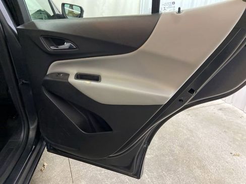 Used 2019 Chevrolet Equinox LS AWD/4WD image 19