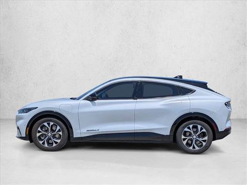 Used 2021 Ford Mustang Mach-E Premium RWD image 9