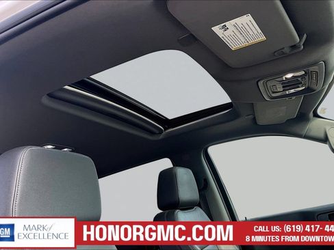 Used 2021 GMC Sierra 1500 SLT w/ SLT Convenience Package AWD/4WD image 28