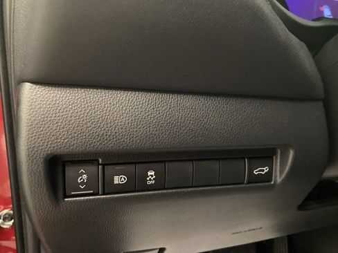 Used 2024 Toyota Venza Nightshade AWD/4WD image 31
