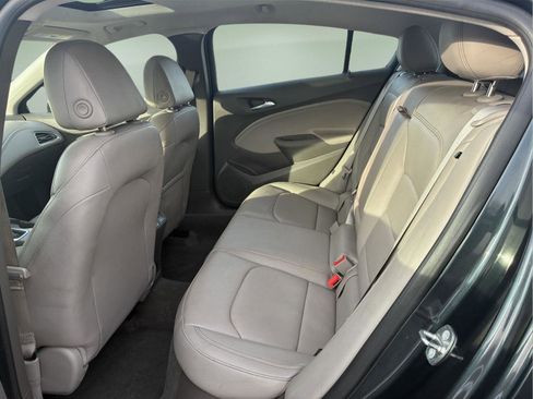 Used 2018 Chevrolet Cruze Premier image 20