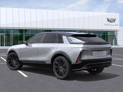 New 2025 Cadillac Lyriq Sport RWD image 6