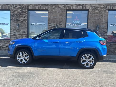 Used 2022 Jeep Compass Limited image 2