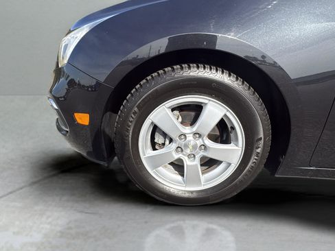 Used 2016 Chevrolet Cruze LT w/ Technology Package image 17