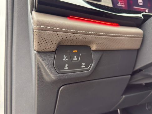 New 2025 Volkswagen Atlas SEL image 18