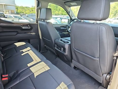 Used 2024 Chevrolet Silverado 1500 LT Trail Boss w/ LT Trail Boss Premium Package AWD/4WD image 13