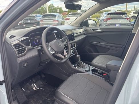 New 2026 Volkswagen Taos SE AWD/4WD image 10