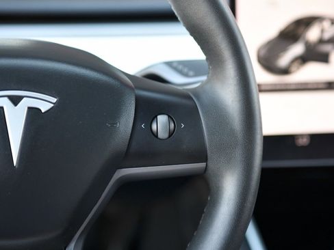 Used 2021 Tesla Model Y Long Range image 22