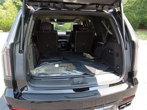 Used 2026 Cadillac Escalade V AWD/4WD image 27