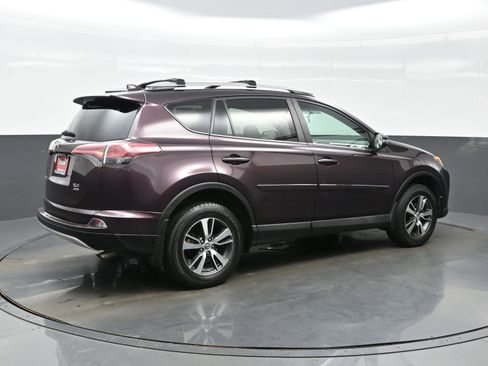 Used 2016 Toyota RAV4 XLE AWD/4WD image 6