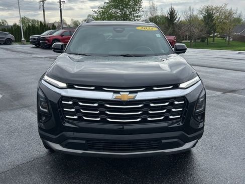 Used 2025 Chevrolet Equinox LT w/ Convenience Package II image 2