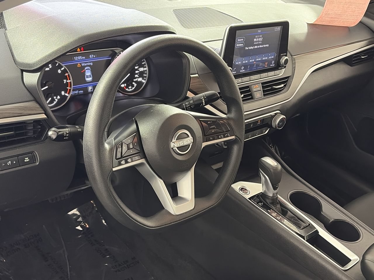 Used 2025 Nissan Altima 2.5 SV FWD image 11