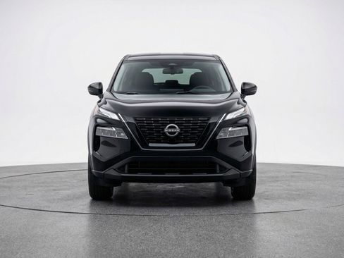Used 2025 Nissan Rogue SV FWD image 2