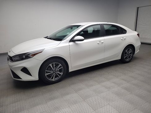 Used 2023 Kia Forte LXS FWD image 2