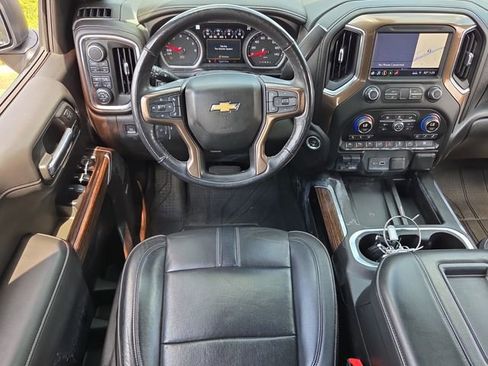 Used 2019 Chevrolet Silverado 1500 High Country w/ Technology Package image 10