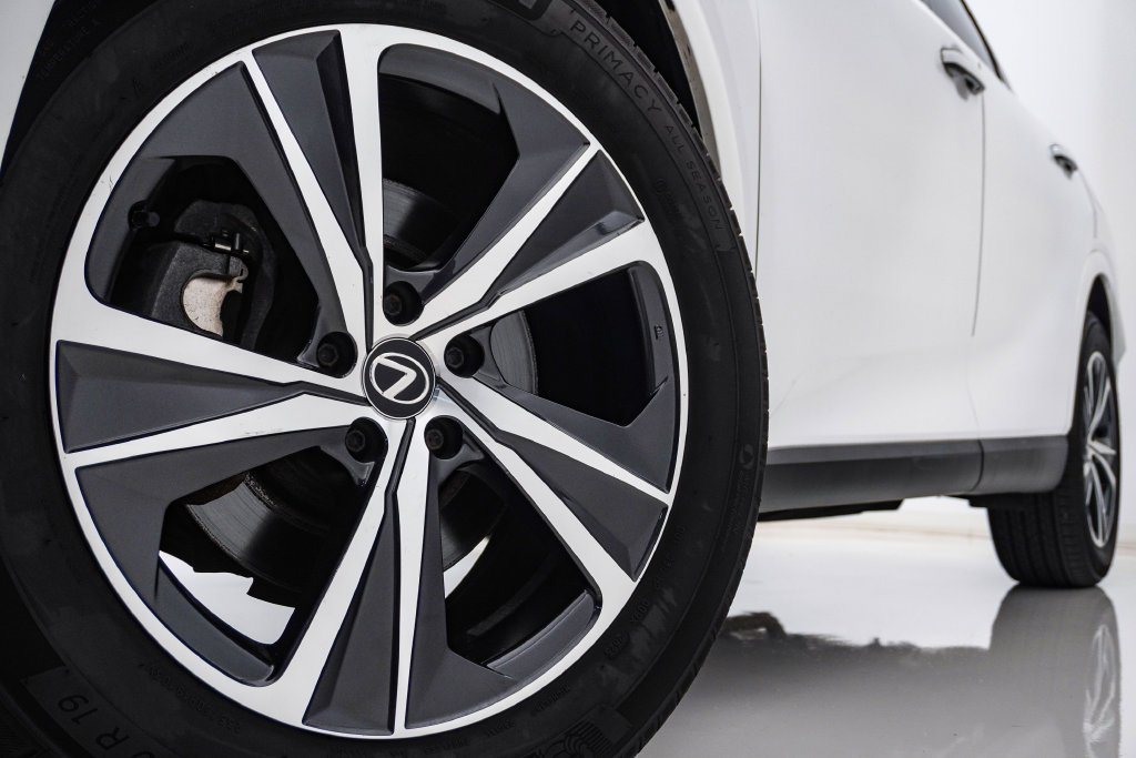 Used 2023 Lexus RX 350 Premium Plus w/ Accessory Package AWD/4WD image 5