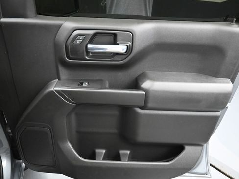 Used 2020 Chevrolet Silverado 1500 Custom w/ Custom Value Package image 32