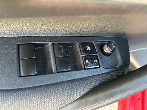 Used 2021 Toyota Corolla LE FWD image 17
