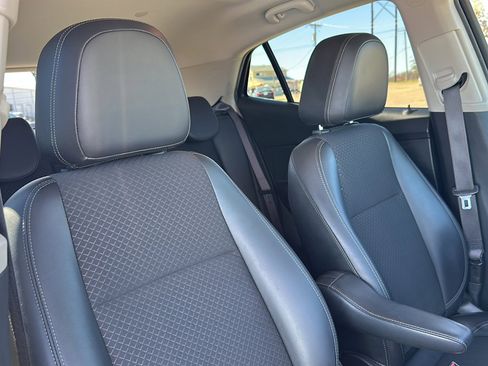 Used 2018 Buick Encore Preferred image 24