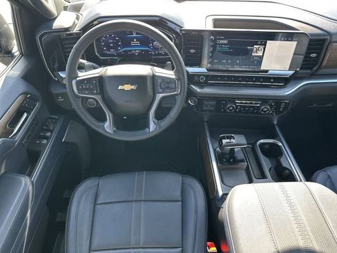 Certified 2025 Chevrolet Silverado 1500 High Country w/ Technology Package image 24