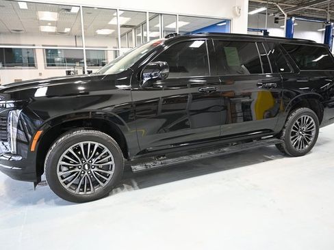 Used 2025 Cadillac Escalade ESV Sport Platinum w/ LPO, Floor Liner Package image 11